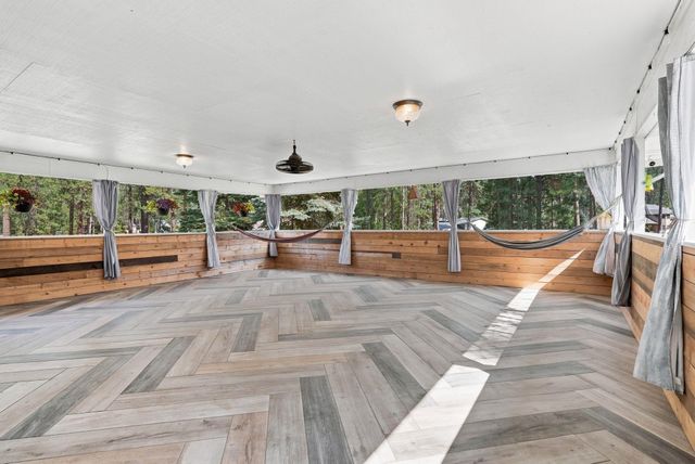 17317 N Saddle Hill Rd, Colbert, WA 99005