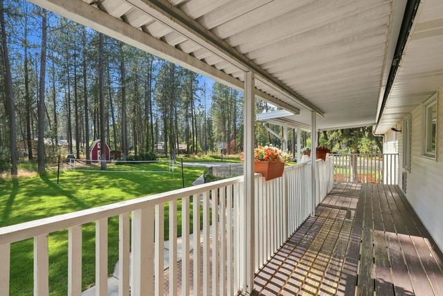 17317 N Saddle Hill Rd, Colbert, WA 99005