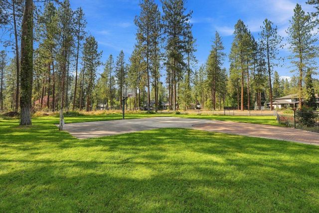 17317 N Saddle Hill Rd, Colbert, WA 99005