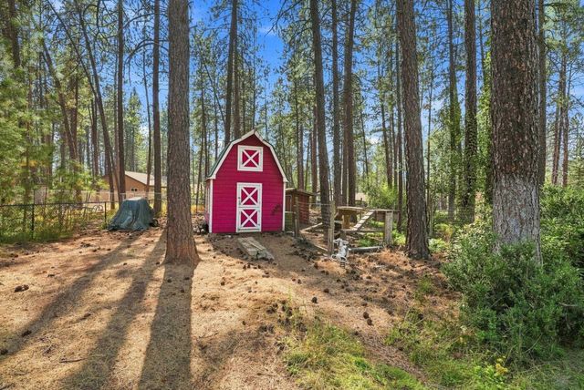 17317 N Saddle Hill Rd, Colbert, WA 99005