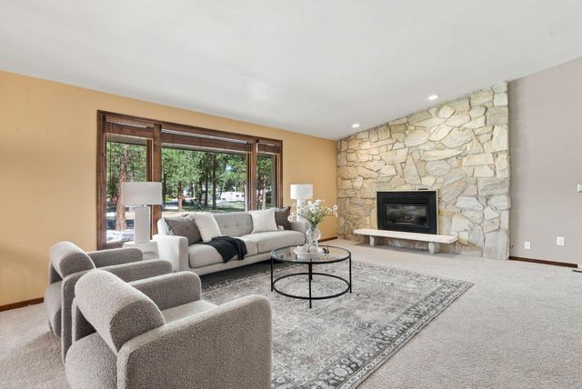17317 N Saddle Hill Rd, Colbert, WA 99005