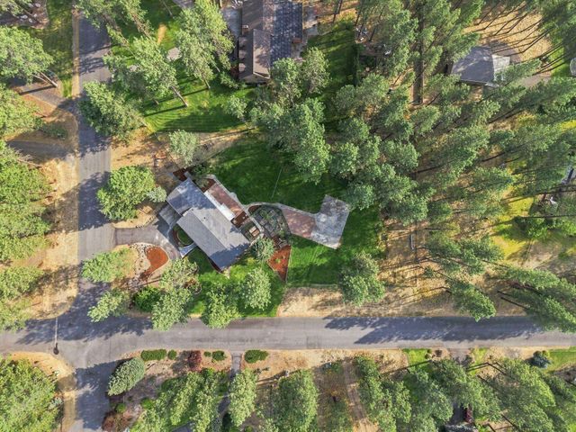 17317 N Saddle Hill Rd, Colbert, WA 99005