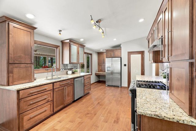 17317 N Saddle Hill Rd, Colbert, WA 99005