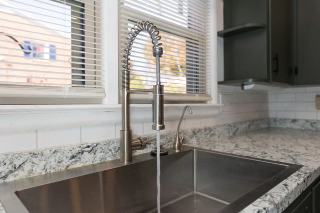 733 HILLVIEW DR, Dayton, VA 22821