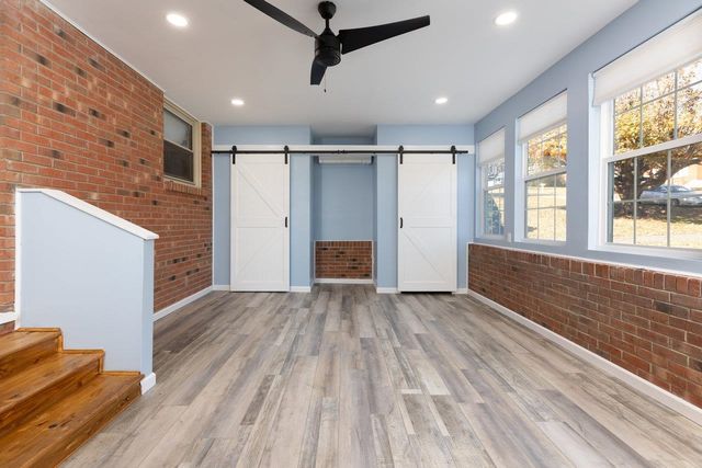 733 HILLVIEW DR, Dayton, VA 22821