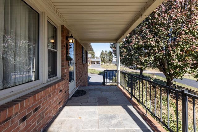 733 HILLVIEW DR, Dayton, VA 22821