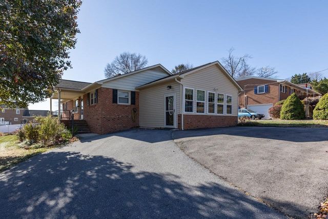 733 HILLVIEW DR, Dayton, VA 22821