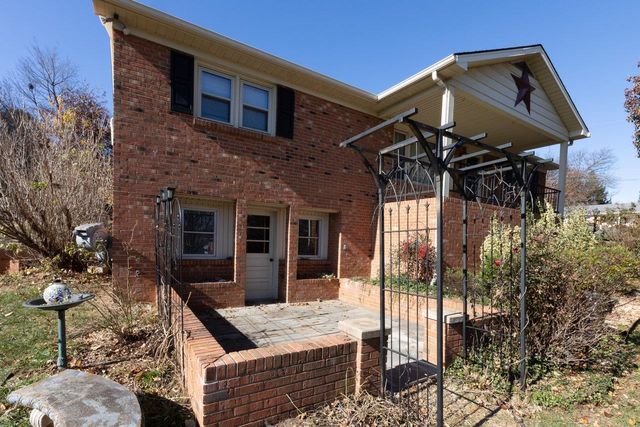 733 HILLVIEW DR, Dayton, VA 22821