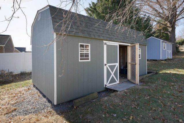 733 HILLVIEW DR, Dayton, VA 22821