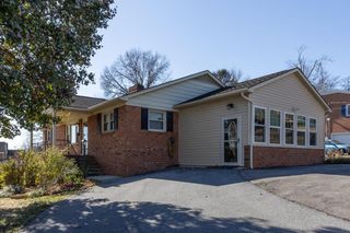 733 HILLVIEW DR, Dayton, VA 22821