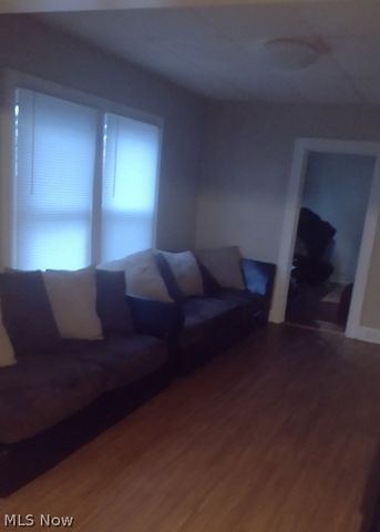 434 9th Street, Elyria, OH 44035