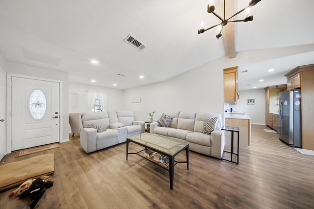 6304 Buckingham Trail, North Richland Hills, TX 76182