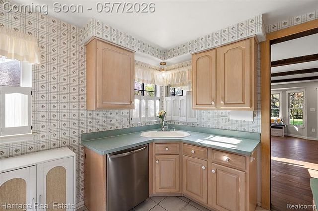31881 Lamar Drive, Farmington, MI 48336