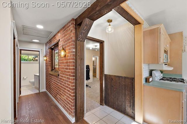 31881 Lamar Drive, Farmington, MI 48336