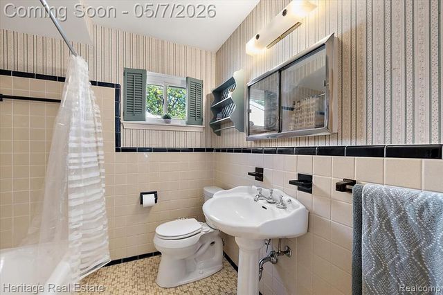 31881 Lamar Drive, Farmington, MI 48336