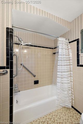 31881 Lamar Drive, Farmington, MI 48336