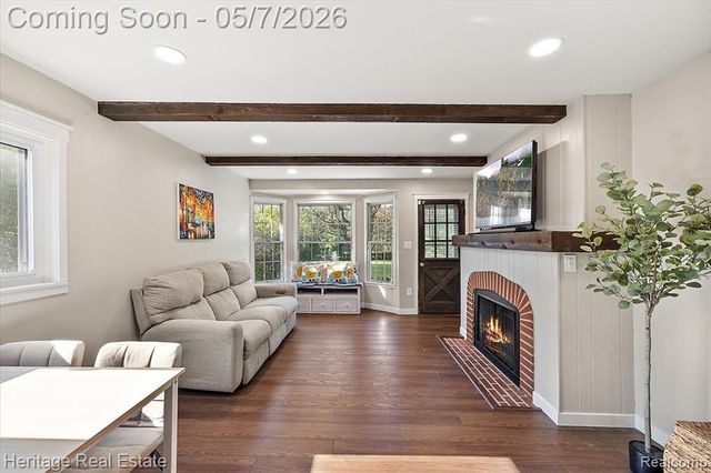31881 Lamar Drive, Farmington, MI 48336