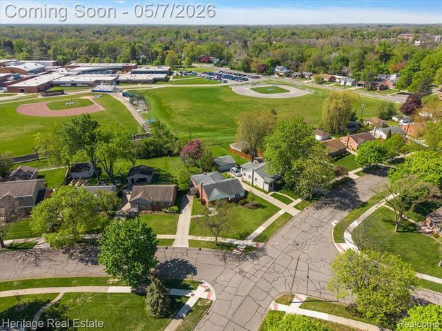 31881 Lamar Drive, Farmington, MI 48336