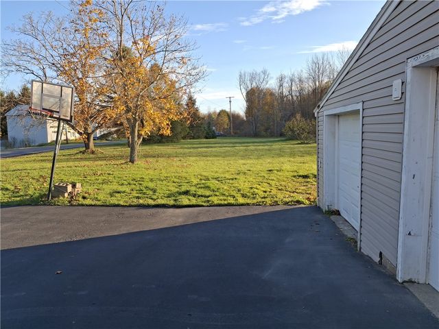 3917 Arcadia Zurich Norris Rd, Lyons, NY 14489