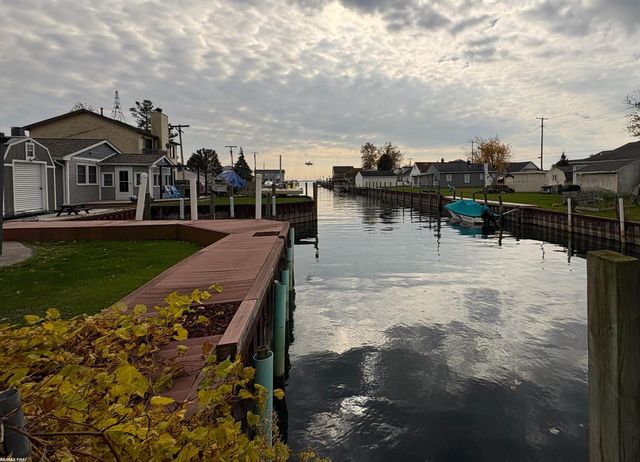 7820 Wagner Lane, Ira, MI 48023