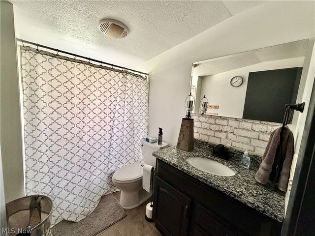 15131 Tavern Road, Burton, OH 44021