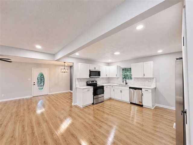 8992 Cornell Drive, Jonesboro, GA 30238