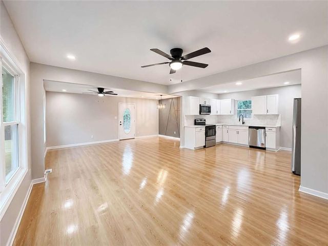8992 Cornell Drive, Jonesboro, GA 30238