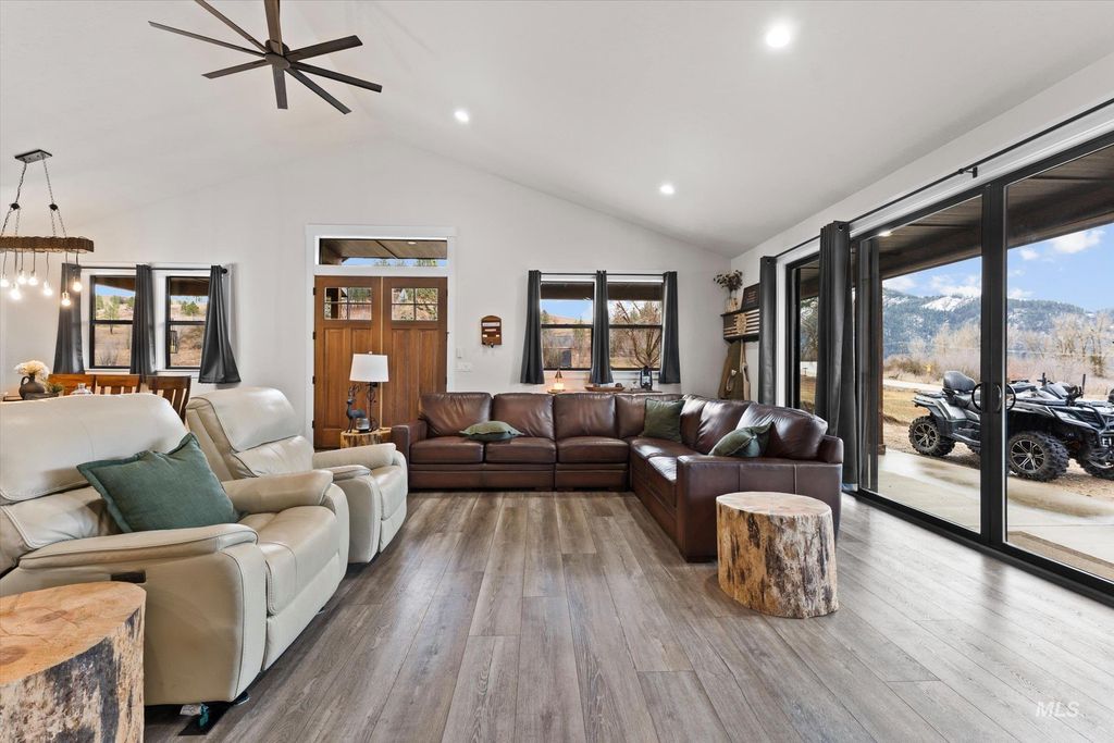 20 Hawthorne Ln, Garden Valley, ID 83622 photo 17