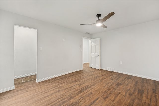 5520 Jewell Avenue, Fort Worth, TX 76112