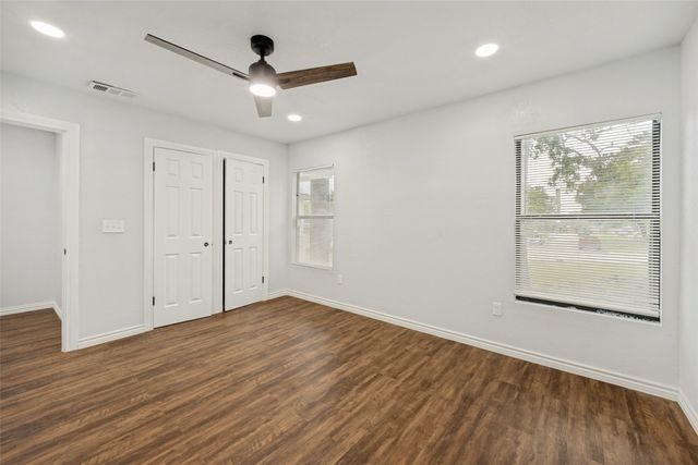 5520 Jewell Avenue, Fort Worth, TX 76112