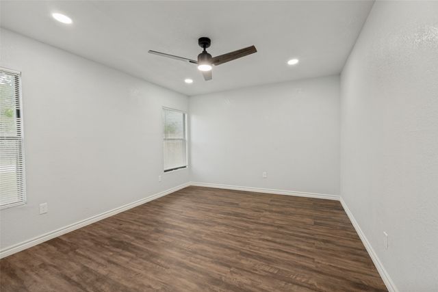 5520 Jewell Avenue, Fort Worth, TX 76112