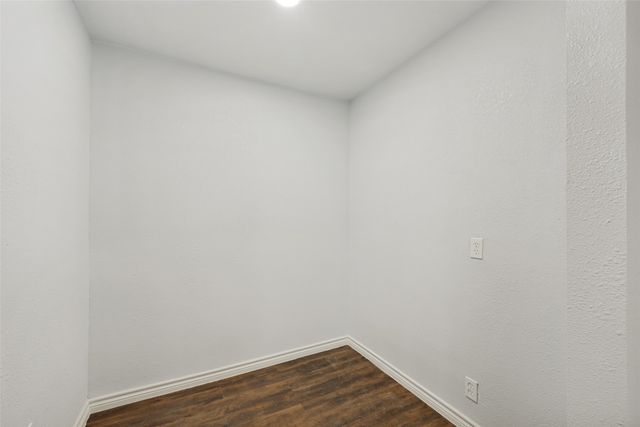 5520 Jewell Avenue, Fort Worth, TX 76112