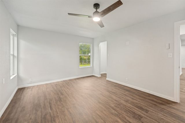 5520 Jewell Avenue, Fort Worth, TX 76112