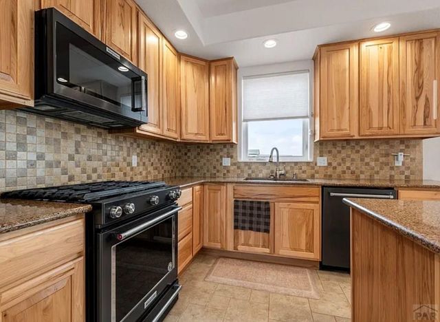 868 E Sandusky Dr, Pueblo West, CO 81007