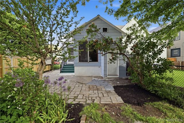29 Pomona Place, Buffalo, NY 14210
