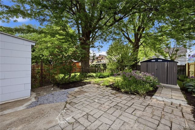 29 Pomona Place, Buffalo, NY 14210