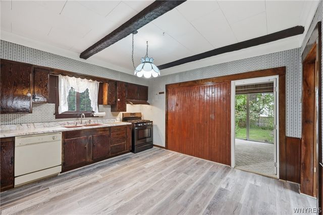 29 Pomona Place, Buffalo, NY 14210