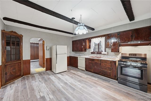 29 Pomona Place, Buffalo, NY 14210