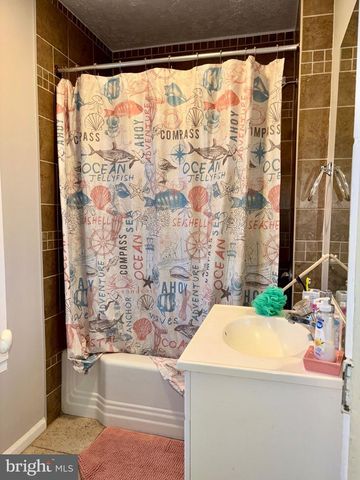 179 CHARLES RD, Lancaster, PA 17603