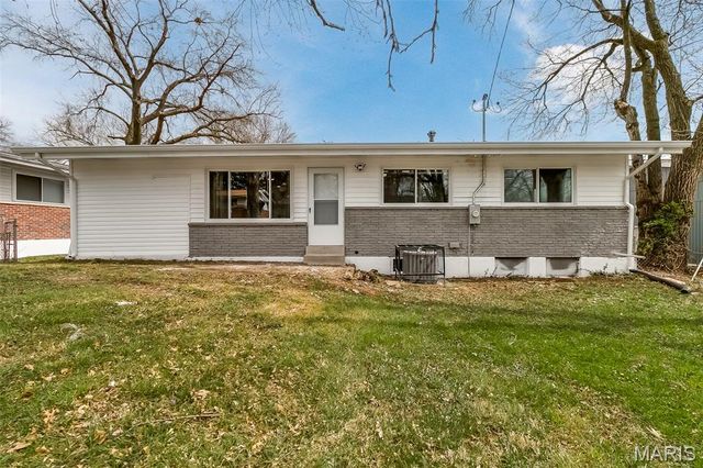 10231 Monarch Drive, St Louis, MO 63136