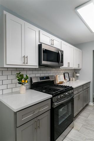 10231 Monarch Drive, St Louis, MO 63136