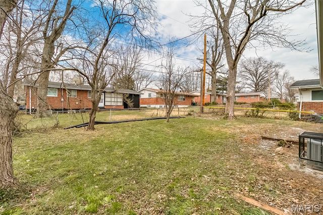 10231 Monarch Drive, St Louis, MO 63136