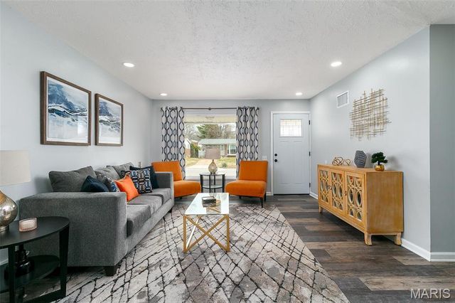 10231 Monarch Drive, St Louis, MO 63136