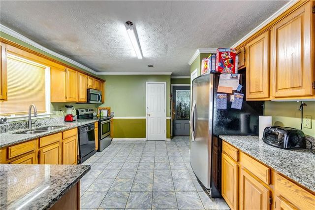 1245 Shamrock Hill Circle, Loganville, GA 30052