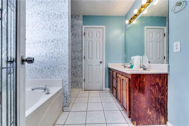 1245 Shamrock Hill Circle, Loganville, GA 30052