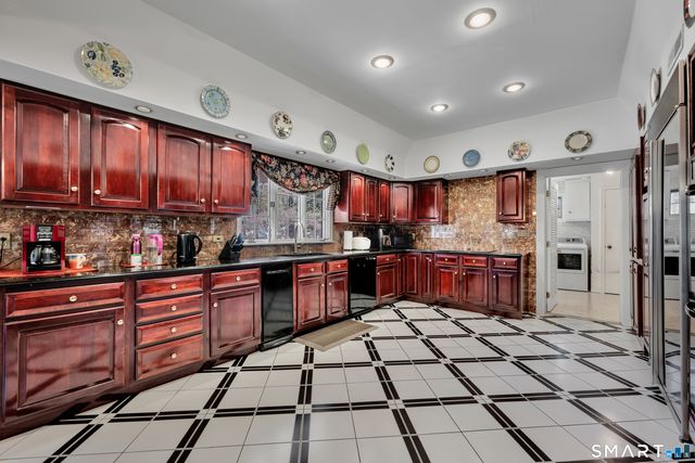 25 Doria Lane, South Windsor, CT 06074