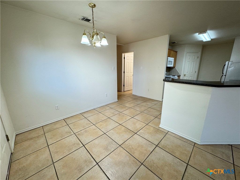 Image 7 of property listing at 3809 Edgefield Street, Killeen, TX 76549