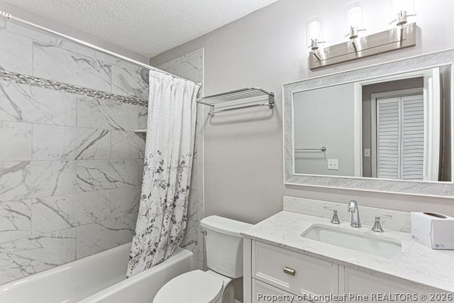 5714 Crenshaw Drive, Hope Mills, NC 28348