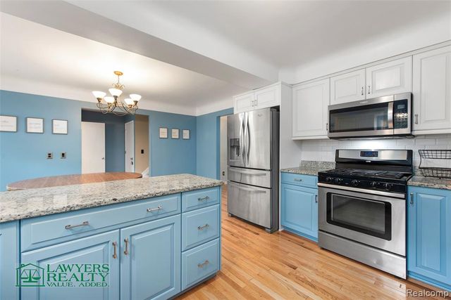 9180 Stone Road, Pearl Beach, MI 48001