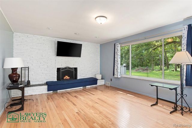 9180 Stone Road, Pearl Beach, MI 48001